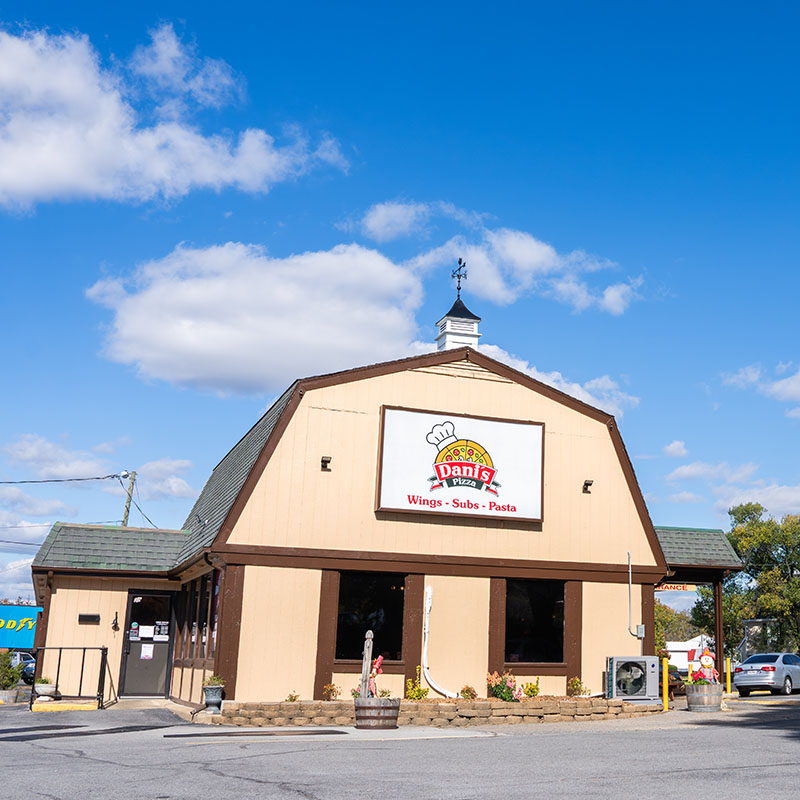Dani's Pizza Exterior
